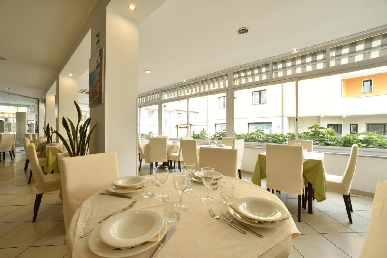 Hotel Ristorante La Marina Mhotelsgroup San Bartolomeo Al Mare Zewnętrze zdjęcie