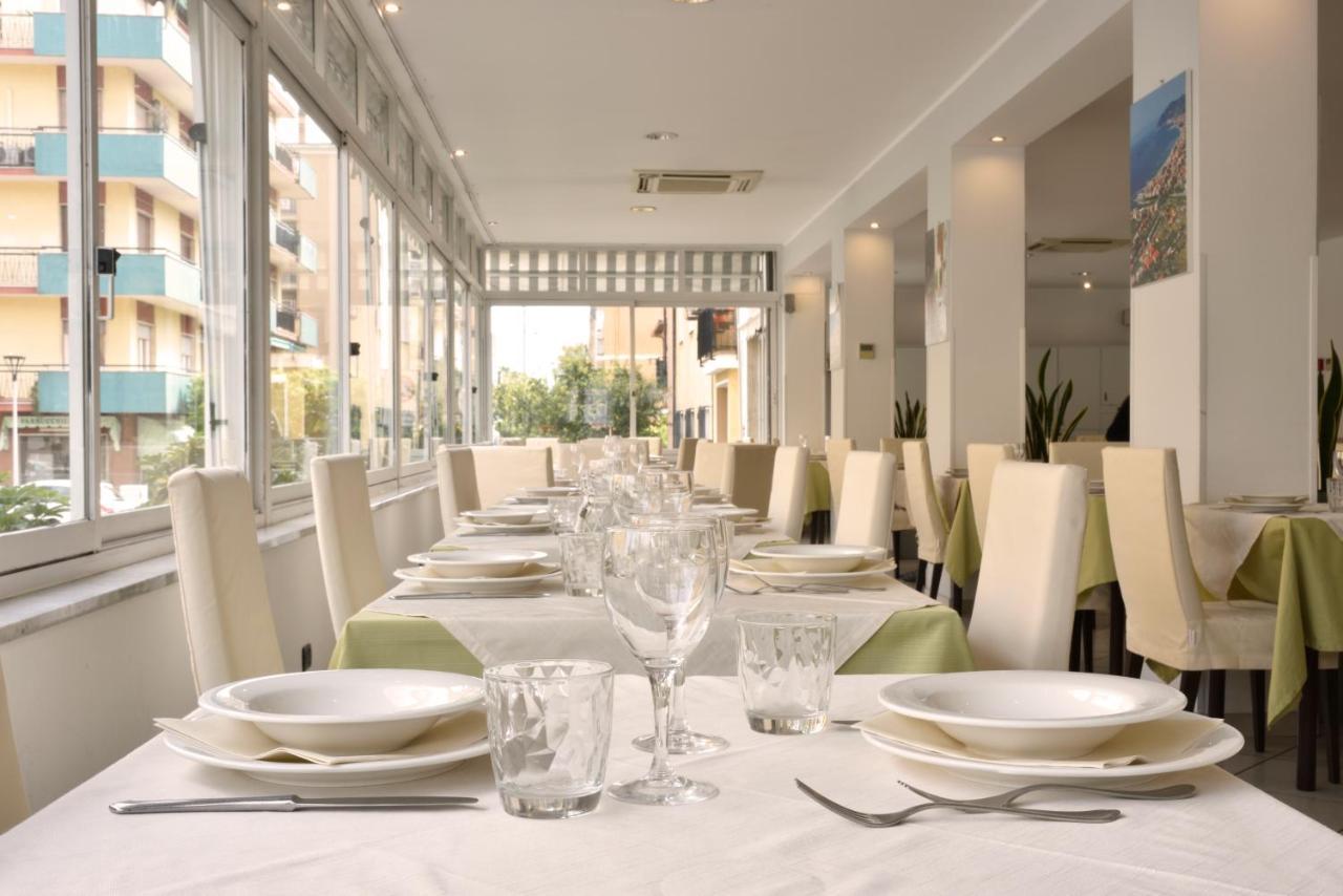 Hotel Ristorante La Marina Mhotelsgroup San Bartolomeo Al Mare Zewnętrze zdjęcie