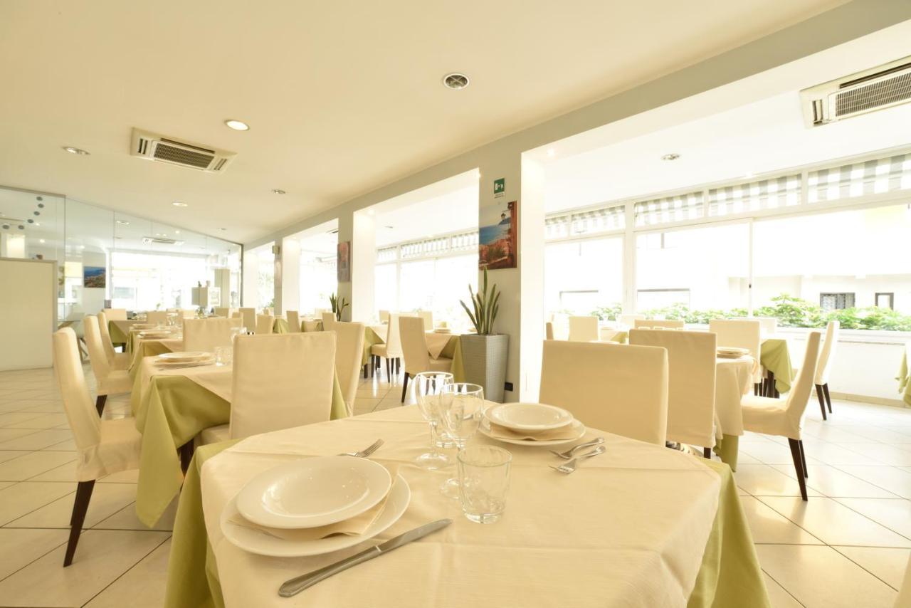 Hotel Ristorante La Marina Mhotelsgroup San Bartolomeo Al Mare Zewnętrze zdjęcie