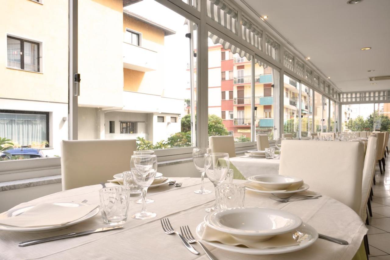 Hotel Ristorante La Marina Mhotelsgroup San Bartolomeo Al Mare Zewnętrze zdjęcie