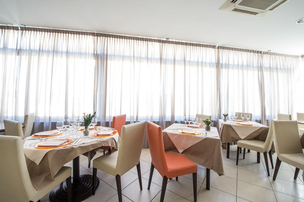 Hotel Ristorante La Marina Mhotelsgroup San Bartolomeo Al Mare Zewnętrze zdjęcie