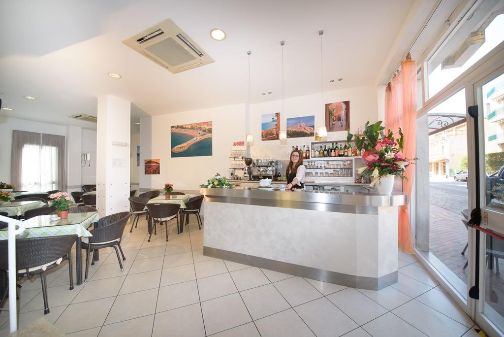 Hotel Ristorante La Marina Mhotelsgroup San Bartolomeo Al Mare Zewnętrze zdjęcie
