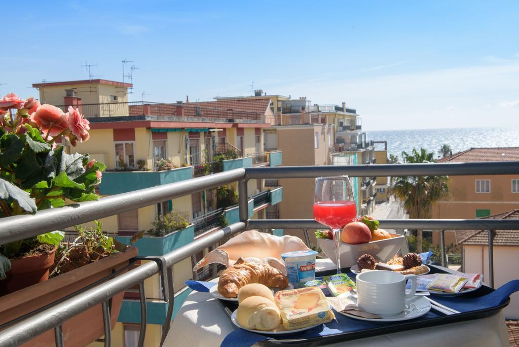 Hotel Ristorante La Marina Mhotelsgroup San Bartolomeo Al Mare Zewnętrze zdjęcie