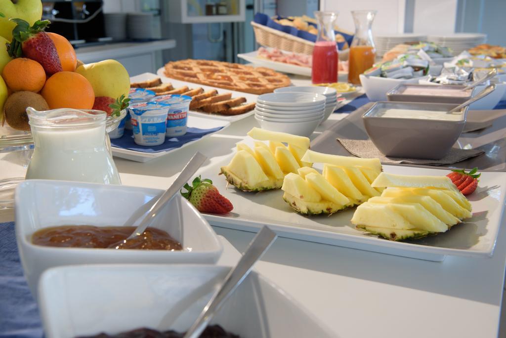 Hotel Ristorante La Marina Mhotelsgroup San Bartolomeo Al Mare Zewnętrze zdjęcie