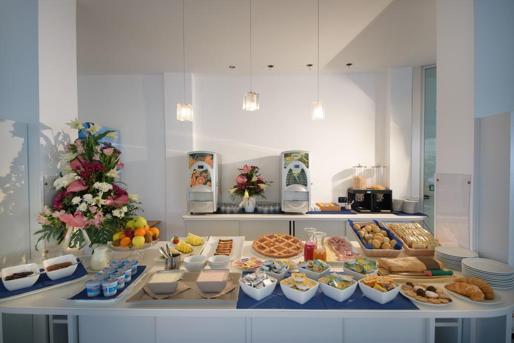 Hotel Ristorante La Marina Mhotelsgroup San Bartolomeo Al Mare Zewnętrze zdjęcie