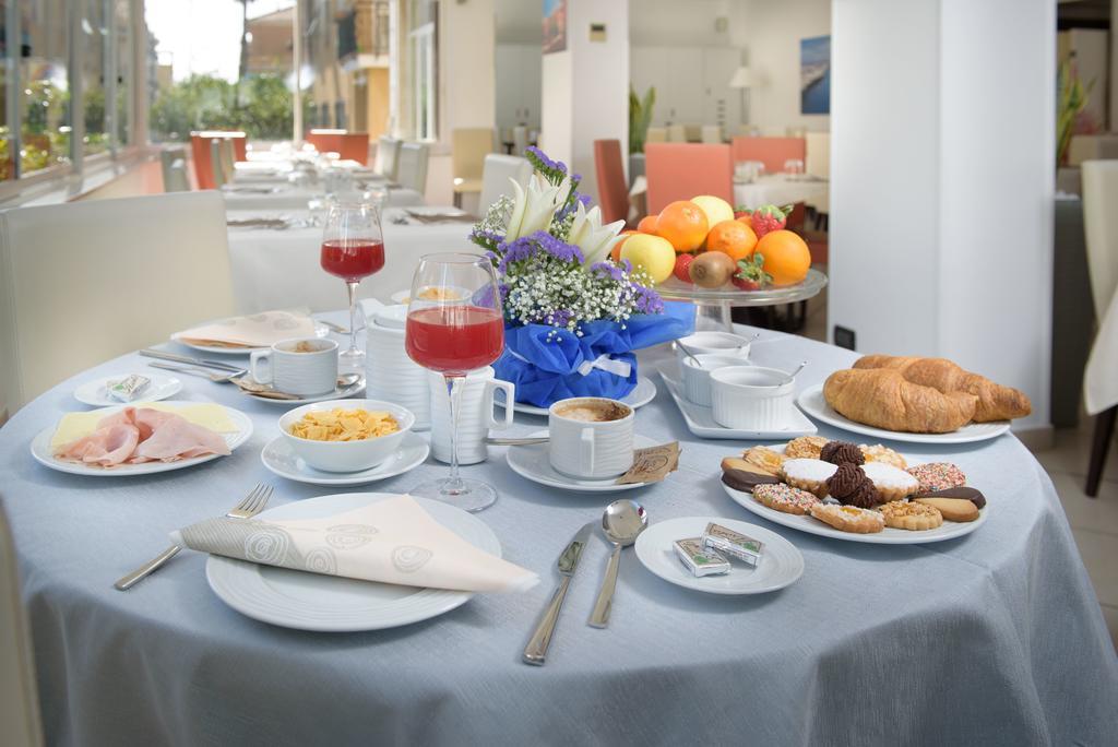 Hotel Ristorante La Marina Mhotelsgroup San Bartolomeo Al Mare Zewnętrze zdjęcie