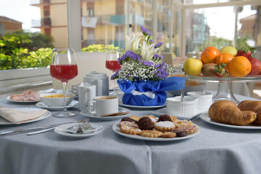 Hotel Ristorante La Marina Mhotelsgroup San Bartolomeo Al Mare Zewnętrze zdjęcie