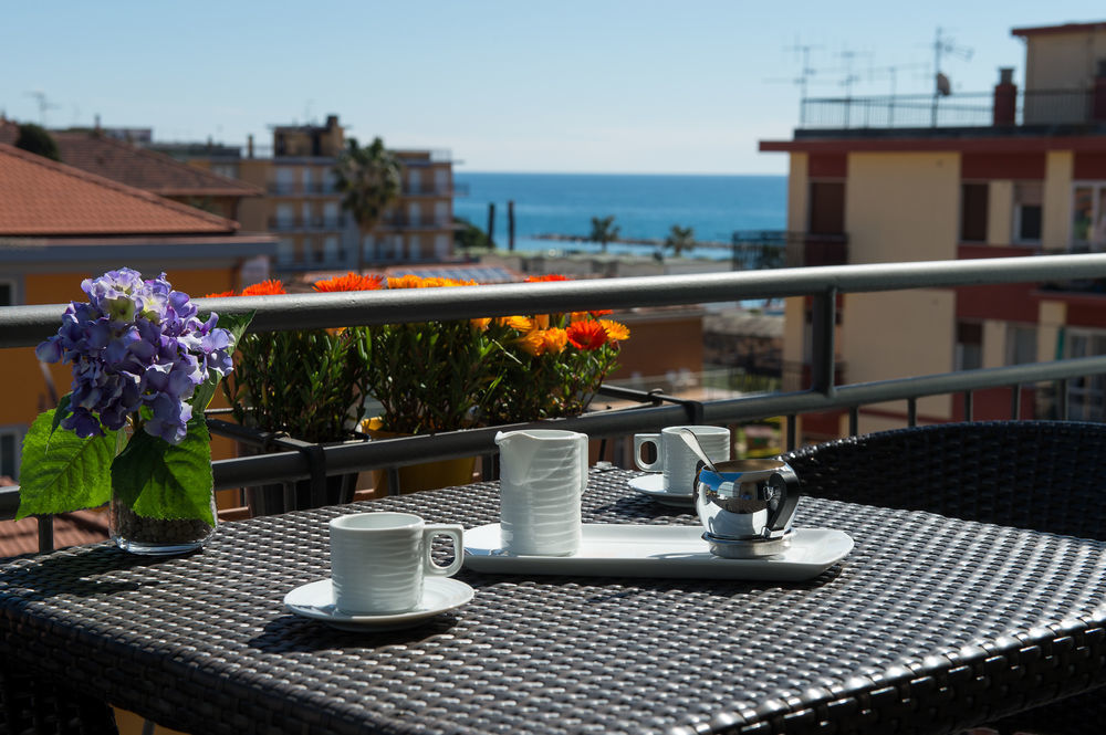 Hotel Ristorante La Marina Mhotelsgroup San Bartolomeo Al Mare Zewnętrze zdjęcie